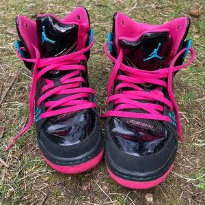 Great condition Youth/Women’s Nike Jordan SC-1 GS “Black Pink” kicks size 6.5Y